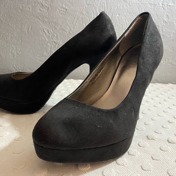 MAURICES Black Suede Platform pump - Picture 5 of 16